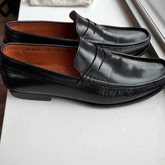 Black Santoni men’s dress shoes. Lightly worn. Size 8.5. - Picture 8 of 9